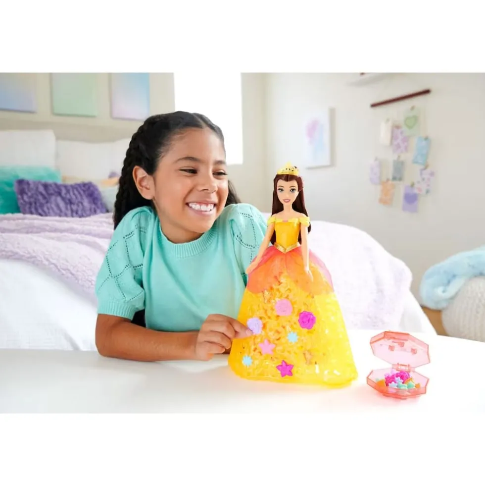 Mattel HWB41 - Disney Princess - Belle Puppe mit Charms, Flower Fashion