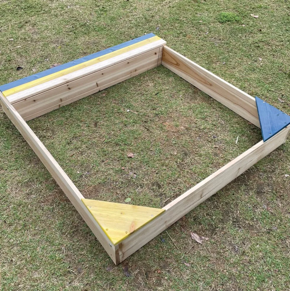 NYVI Kinder Sandkasten NYVIKids Semplice 102x96 cm - Sandkasten mit Abdeckung & 3 Sitzplätze