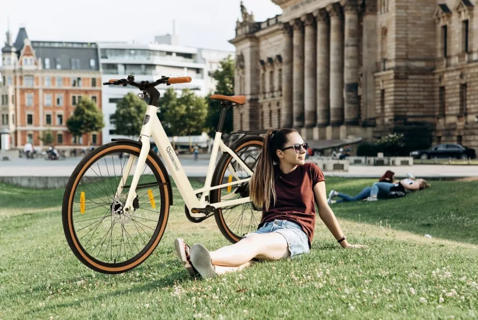 SachsenRAD Urban City E-Bike C3V Roma II in Mamorweiss mit Riemenantrieb