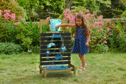 TP Toys Wasserspielwand Splash - Die hölzerne Wasserspiel für den Outdoorbereich